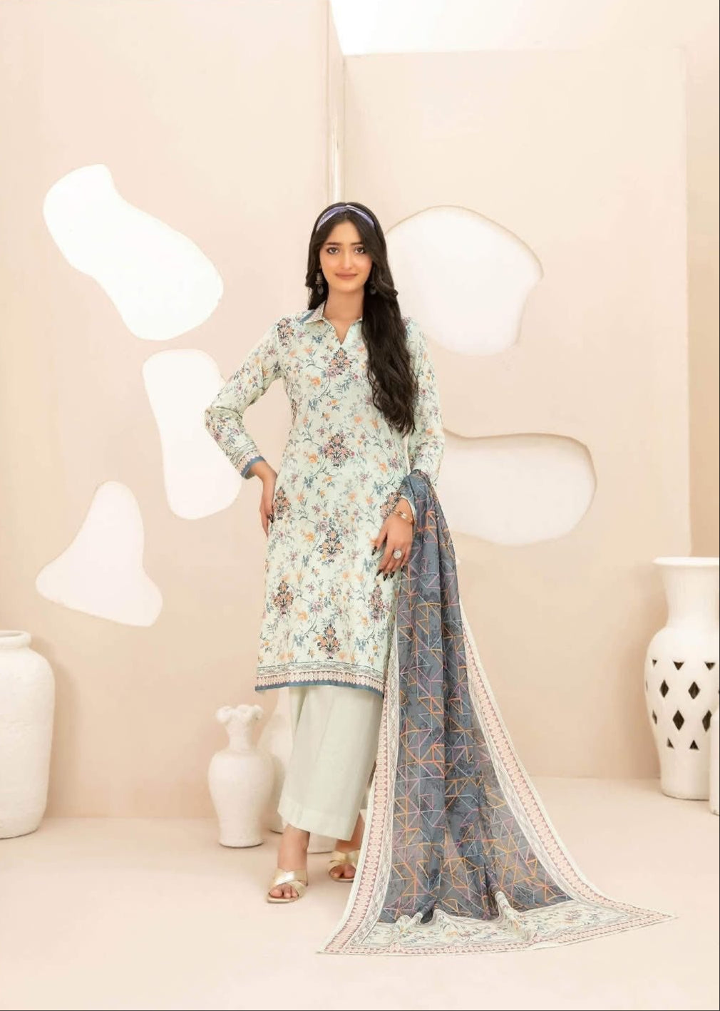 D - 4113 - Seerat booti embroidered collection