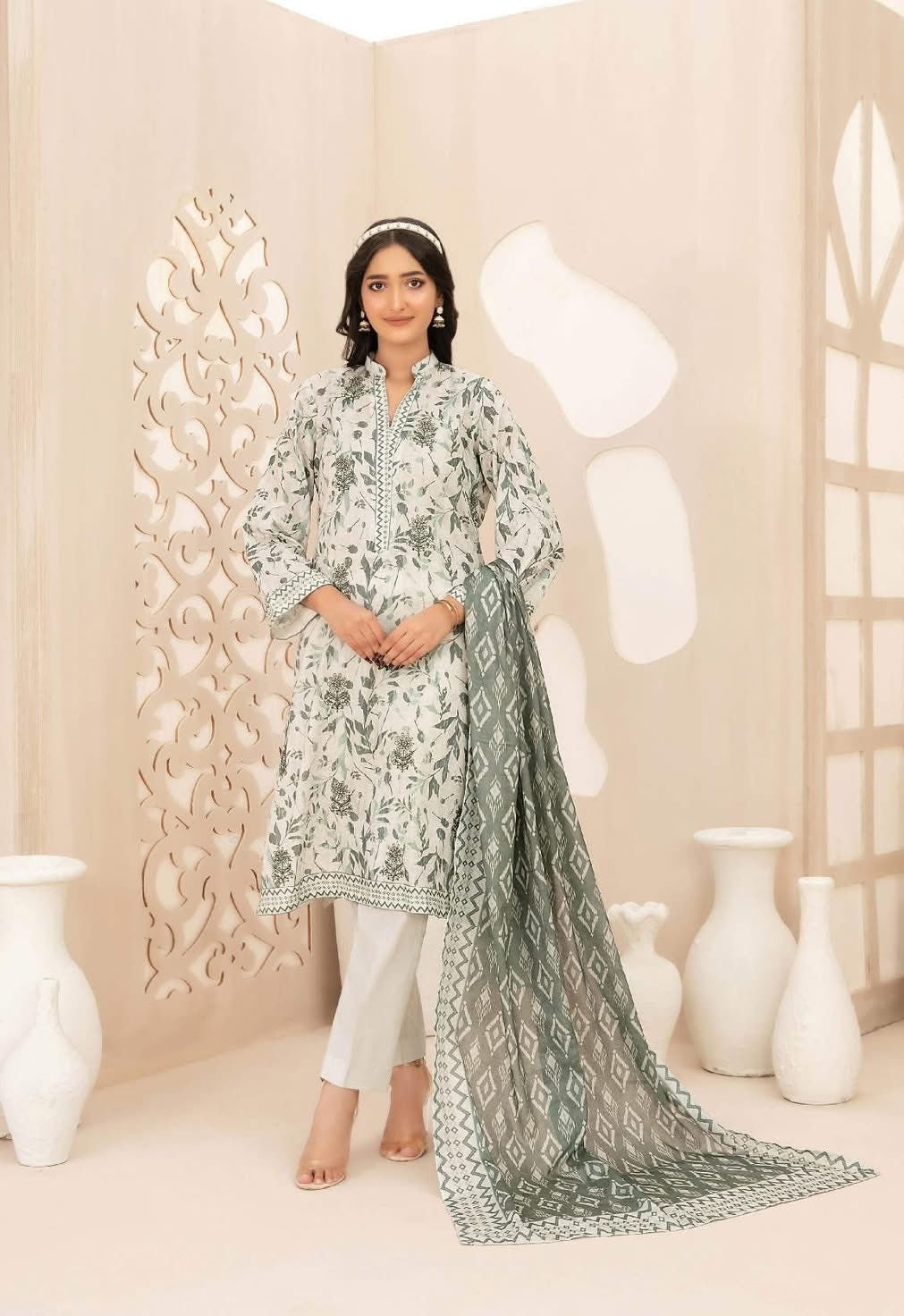 D - 4118 - Seerat booti embroidered collection